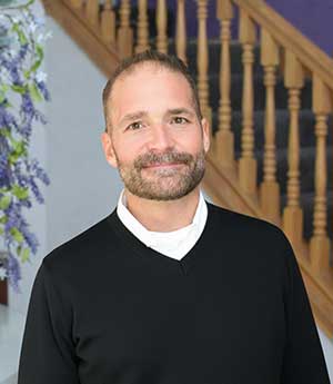 Jonathan R. Deenik